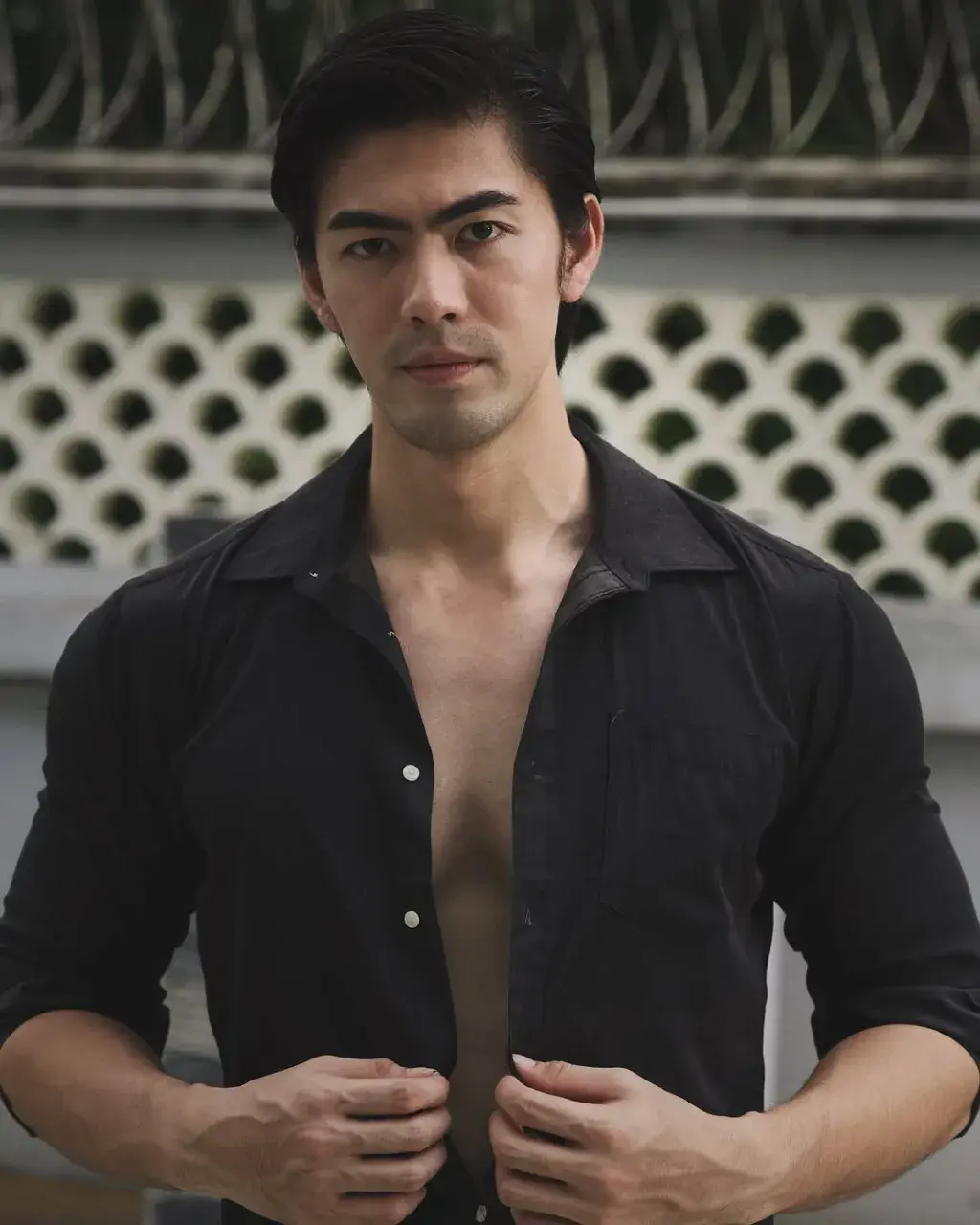 สูงยาวขาวล่ำ