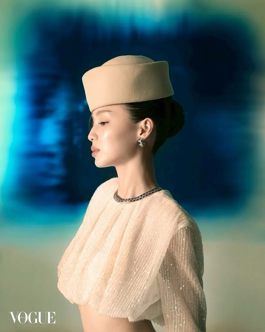 มิ้ลค์-พรรษา & เลิฟ-ภัทรานิษฐ์ @ VOGUE Thailand May 2025