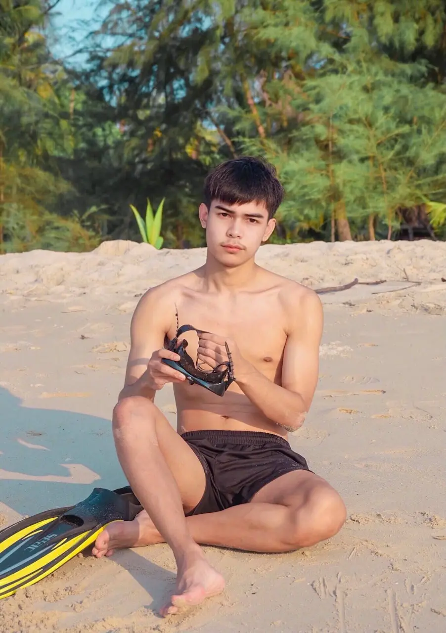 Cool and cute guy : R A C H A N O N