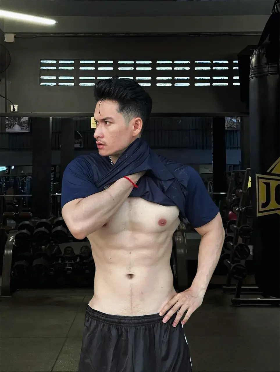 ขาว อม นม ชมพู