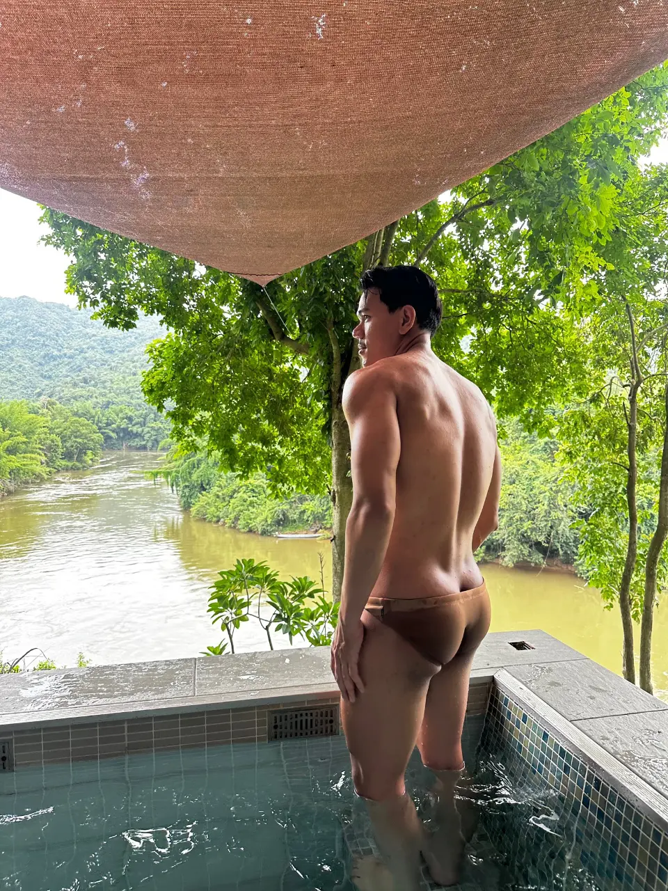 ใหญ่พอไหมครับ XD
