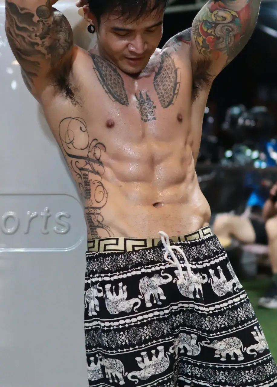 หลงรอยสักว่ะ