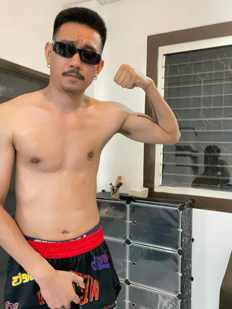 ตกหลุมสวาท