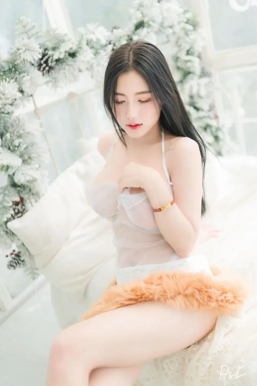 น้อง ddrungg Rungdee Boonwattana นางแบบสาวสวย อก Cup E