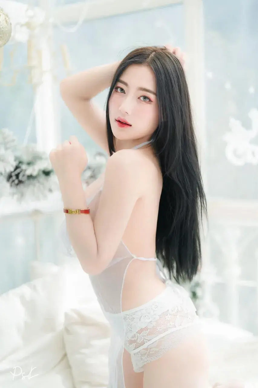 น้อง ddrungg Rungdee Boonwattana นางแบบสาวสวย อก Cup E