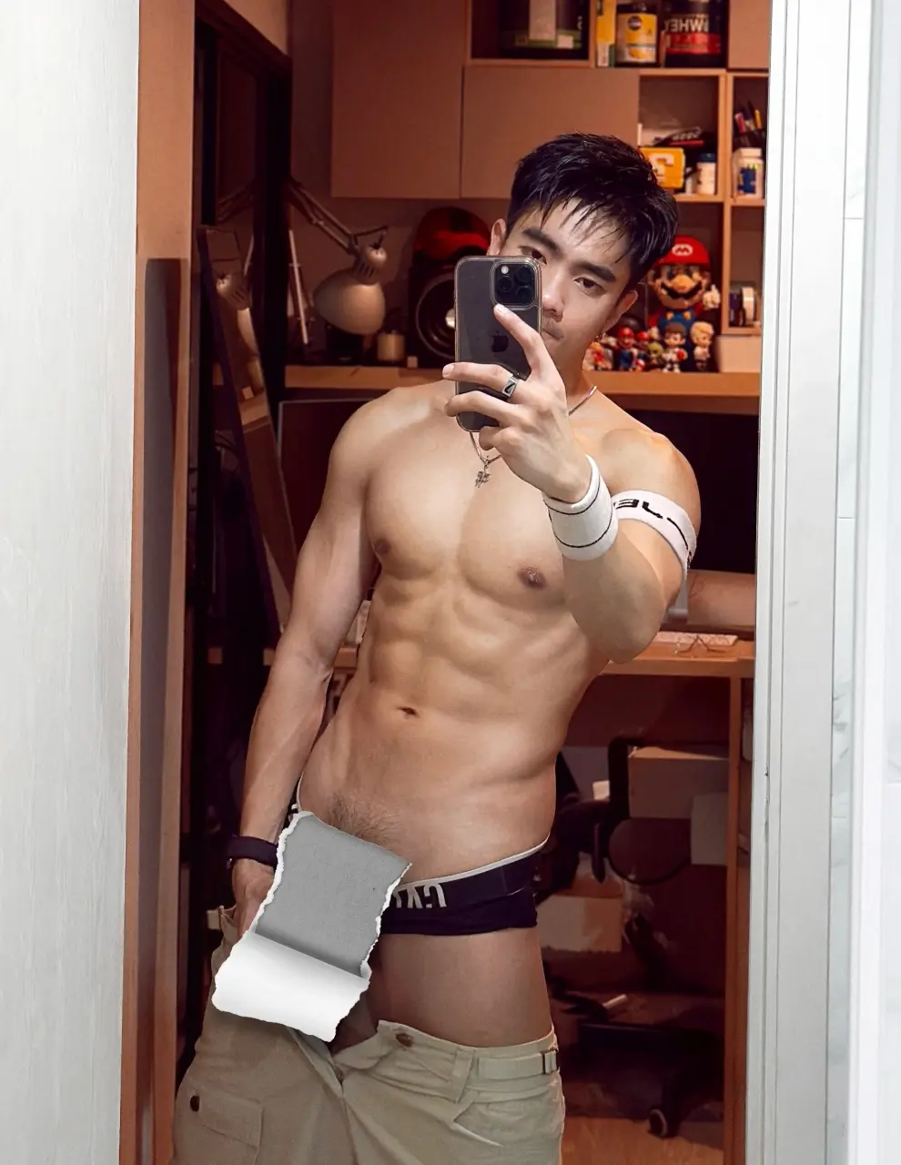 Some of Mckers' risqu&eacute; postings - โพสต์ที่ไม่เหมาะสมของ Mckers