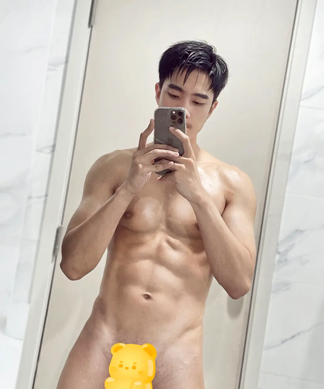 Some of Mckers' risqu&eacute; postings - โพสต์ที่ไม่เหมาะสมของ Mckers