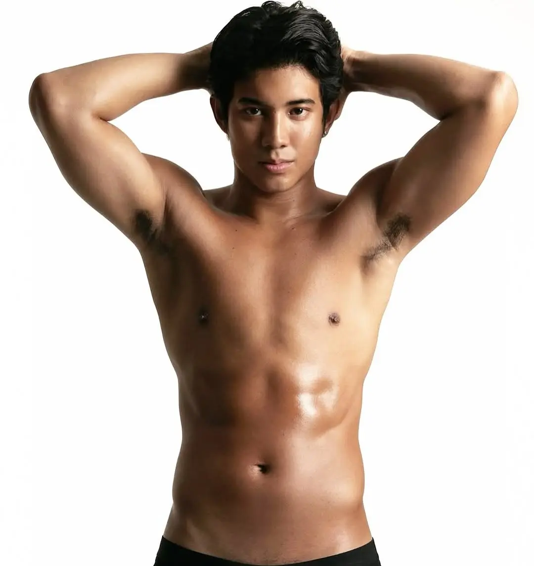 Model and Make-Up Artist : Kenneth Rios Marcelino