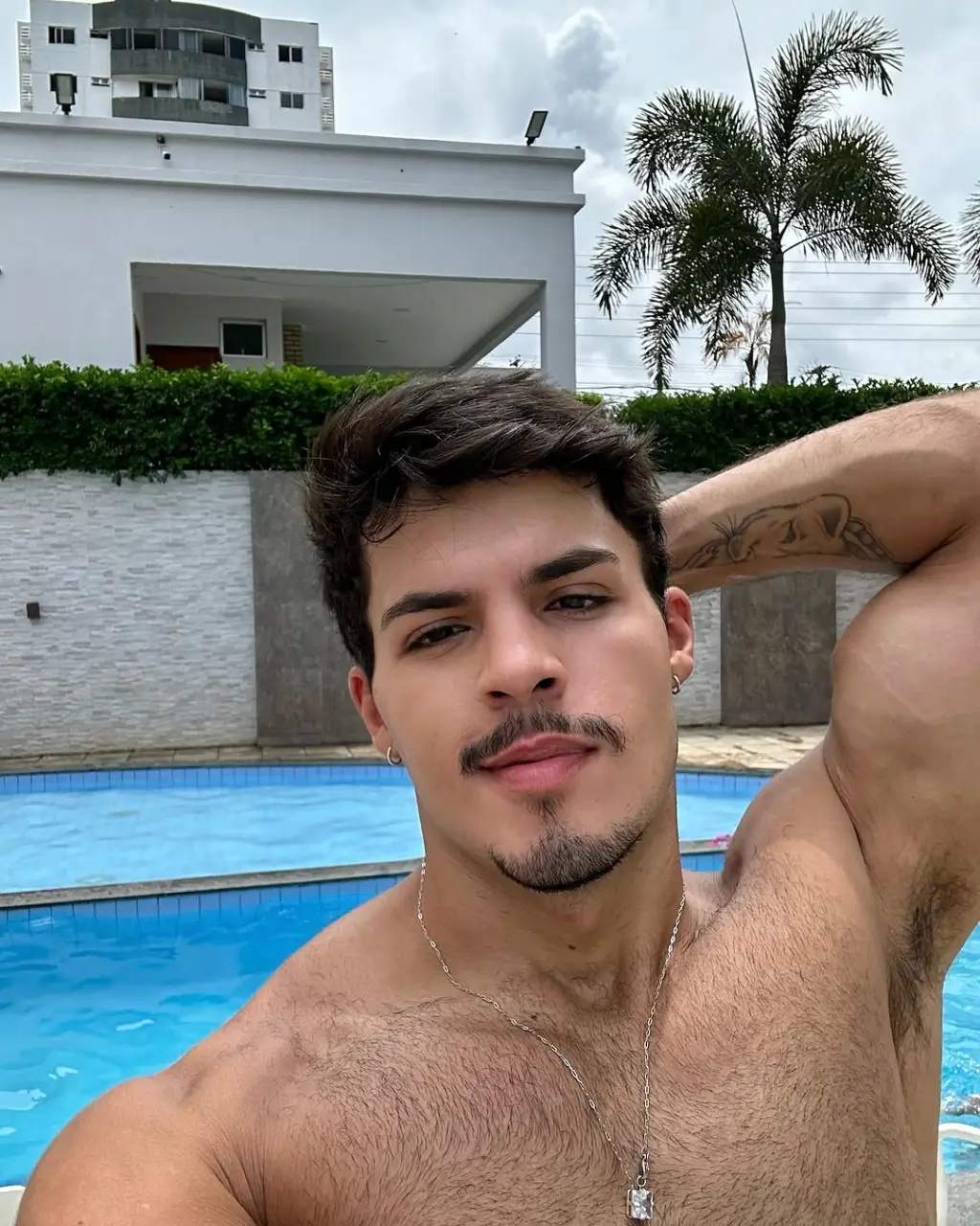 Cool GUY : J&uacute;nior Soares
