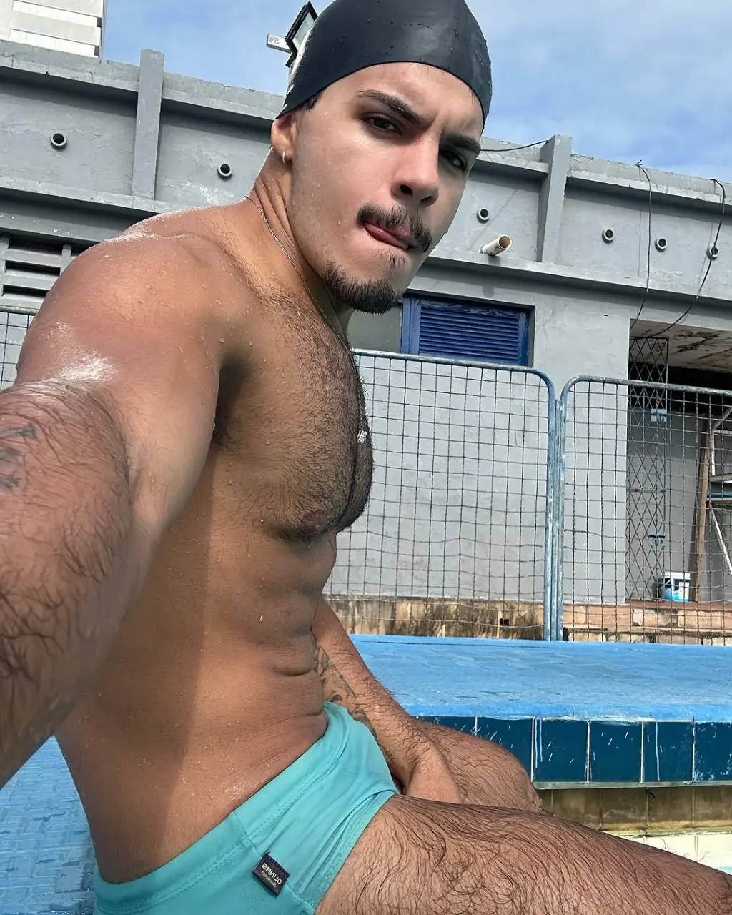 Cool GUY : J&uacute;nior Soares