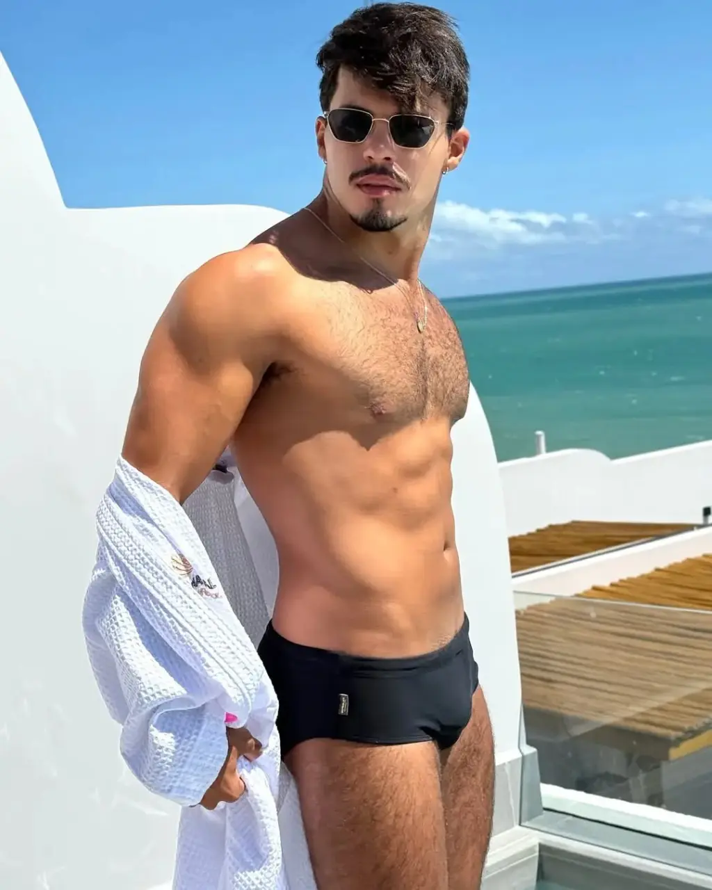 Cool GUY : J&uacute;nior Soares