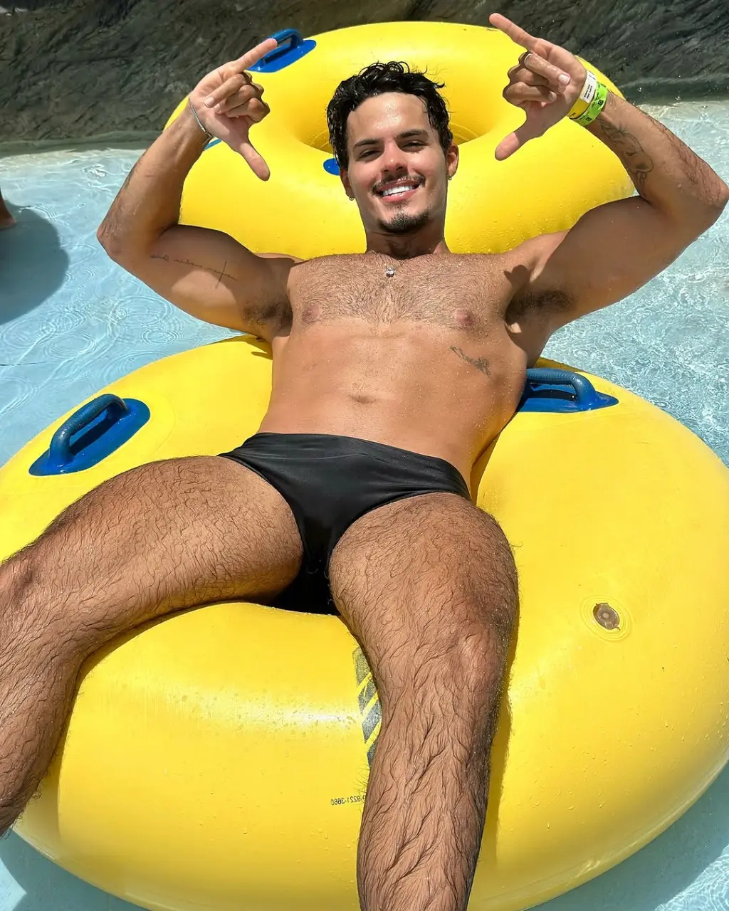 Cool GUY : J&uacute;nior Soares