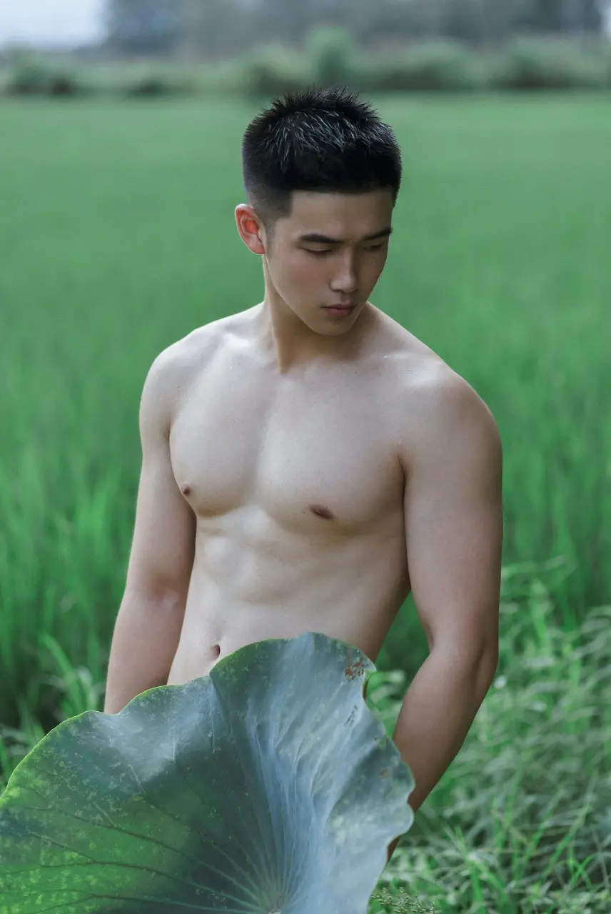 ถอดโชว์เรือนร่าง 2940