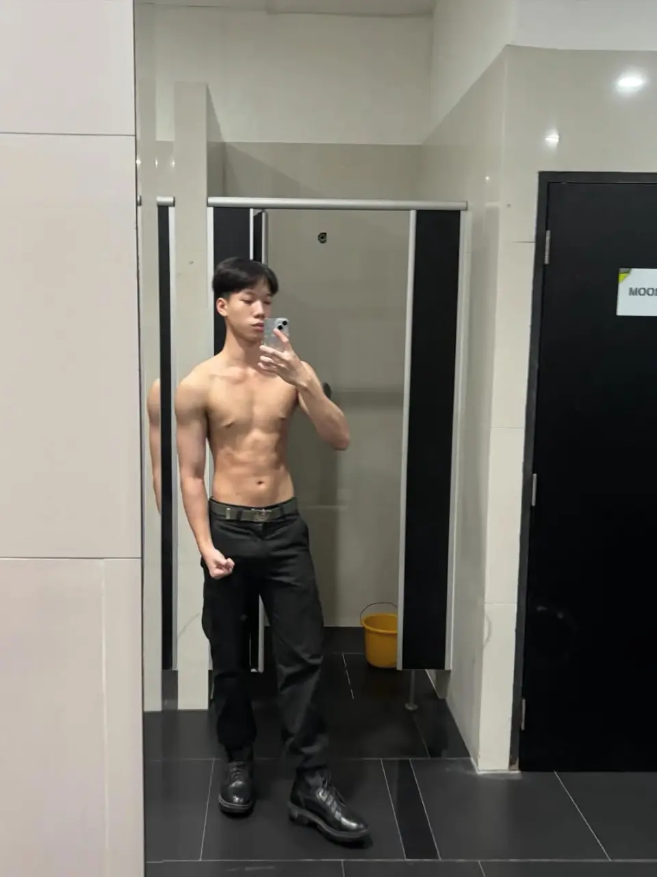 ถอดโชว์เรือนร่าง 2941