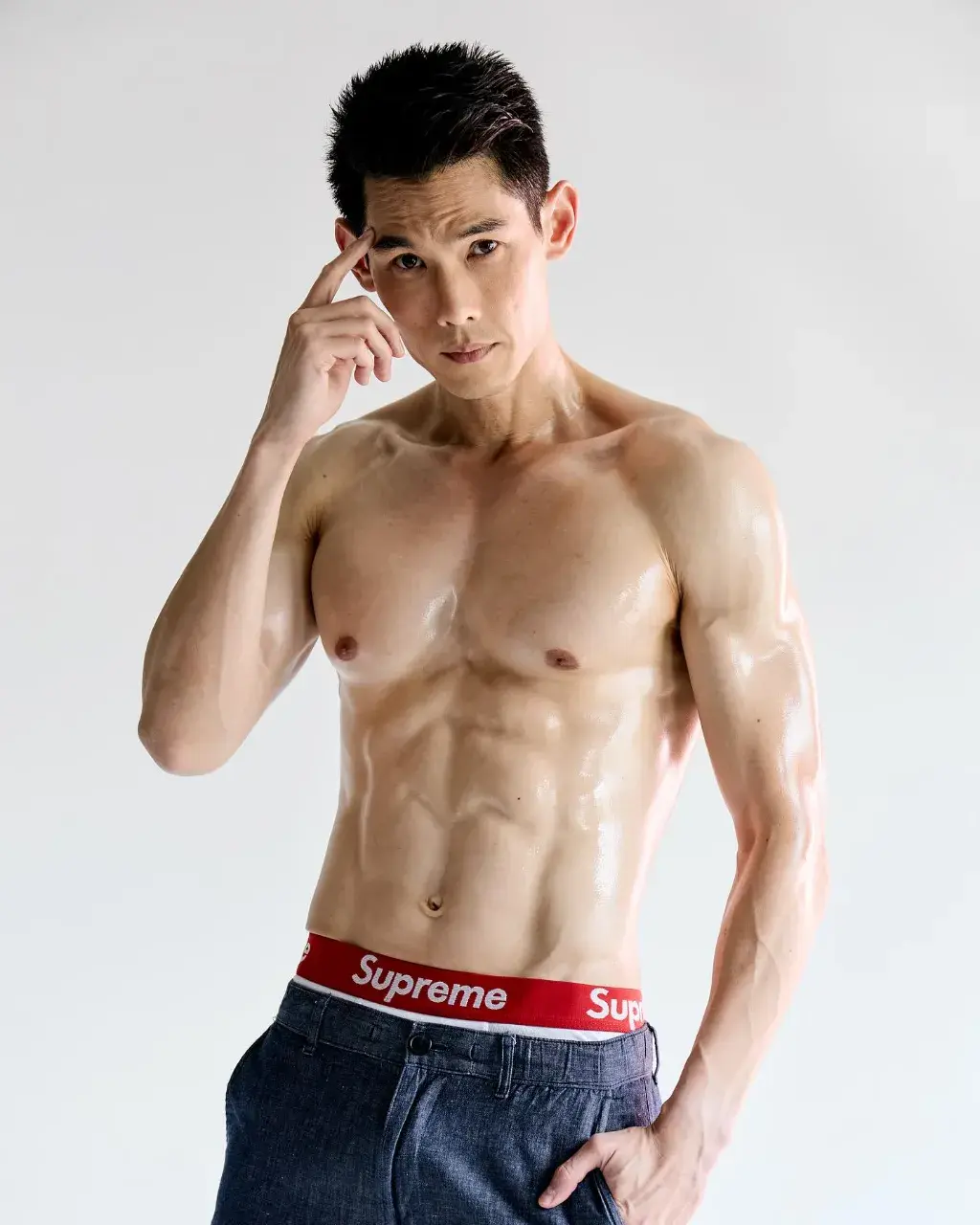 สูงยาวเข่าดีสมคำร่ำลือ