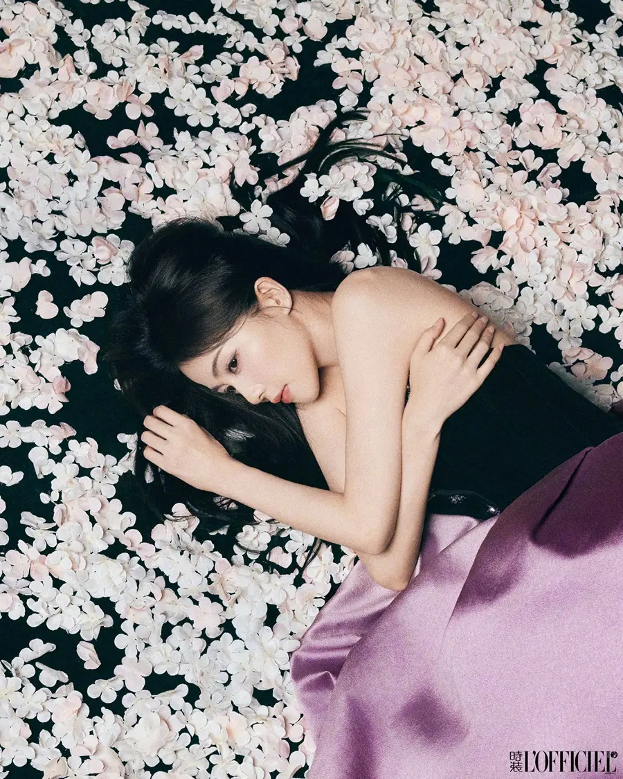 Bai Lu @ L&rsquo;OFFICIEL China August 2025