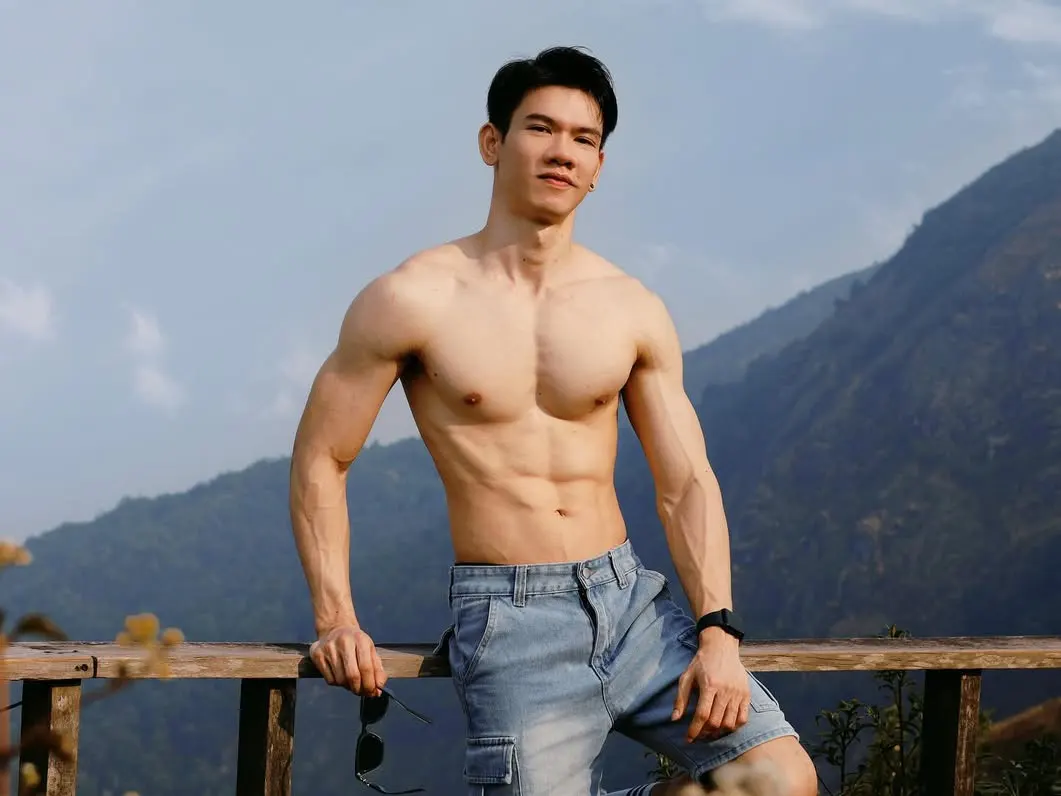 ถอดโชว์เรือนร่าง 2944