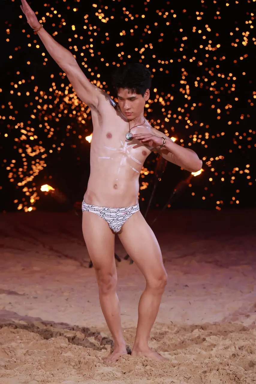 Mister International Thailand 2025 ชุดว่ายน้ำริมหาด