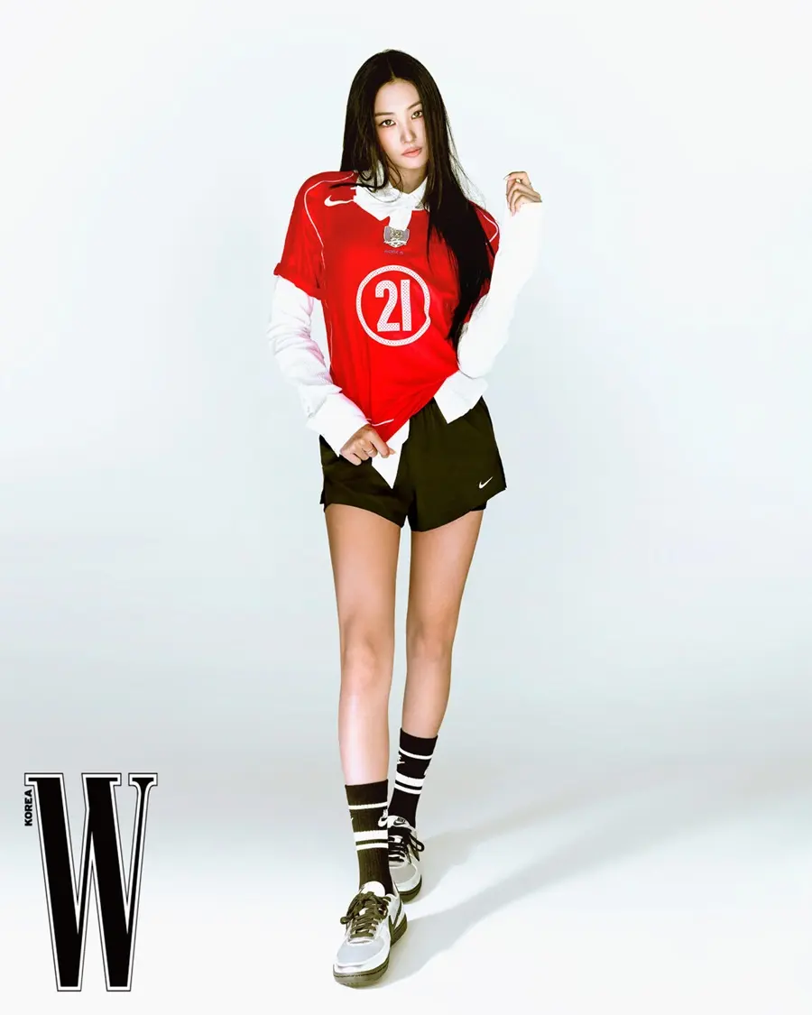 MEOVV & Hwang Hee Chan @ W Korea August 2025