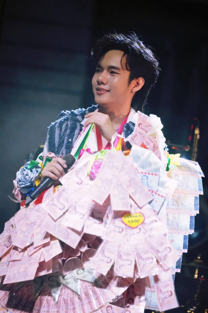 ลีโอ อธิป โสดา ไมค์ปลดหนี้