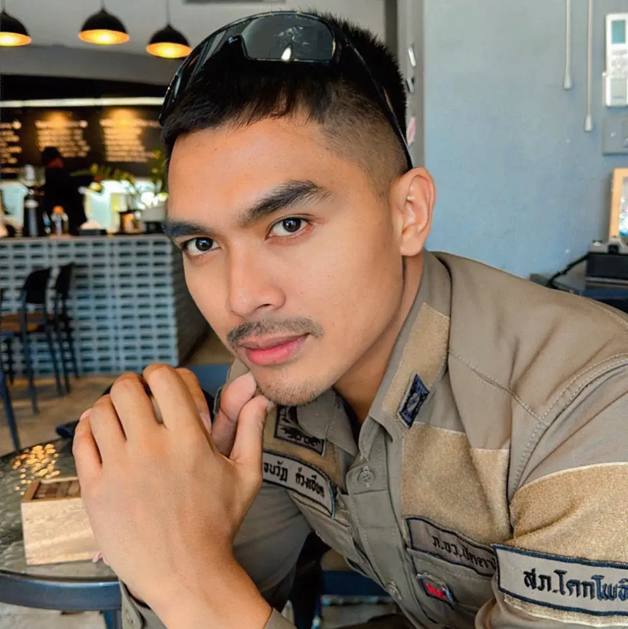 เผลอเลีย