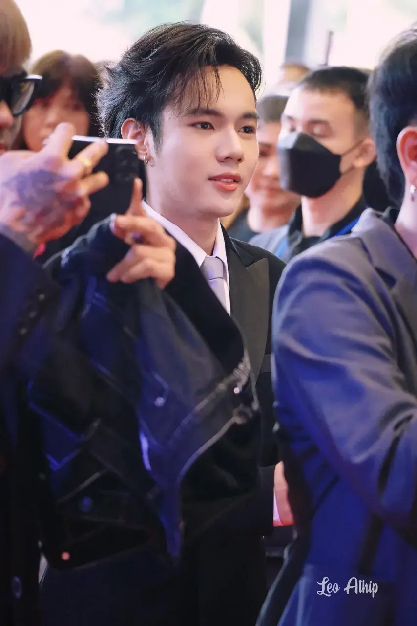ลีโอ อธิป นักร้องลูกทุ่งดาวรุ่งชายยอดเยี่ยมแห่งปี