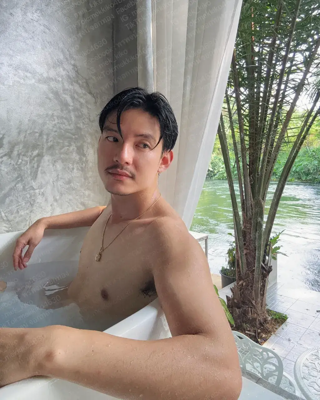 สองรักสุดเสว