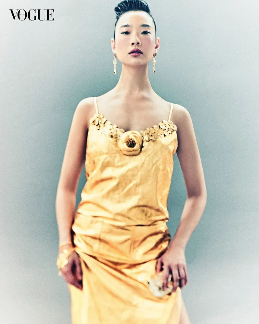 ออกแบบ-ชุติมณฑน์ @ VOGUE Thailand July 2025