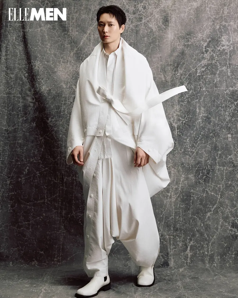 ไอซ์ซึ&ndash;ณัฐรัตน์ @ ELLE MEN Thailand July 2025