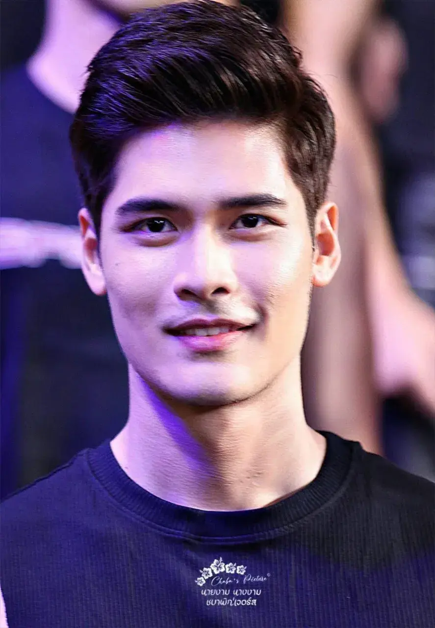 ขอ2เลือกไม่ถูก จะหนุ่มไทยหรือสาย.ฝ