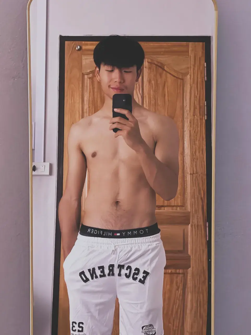 อมก่อนที่เธอจะเลีย
