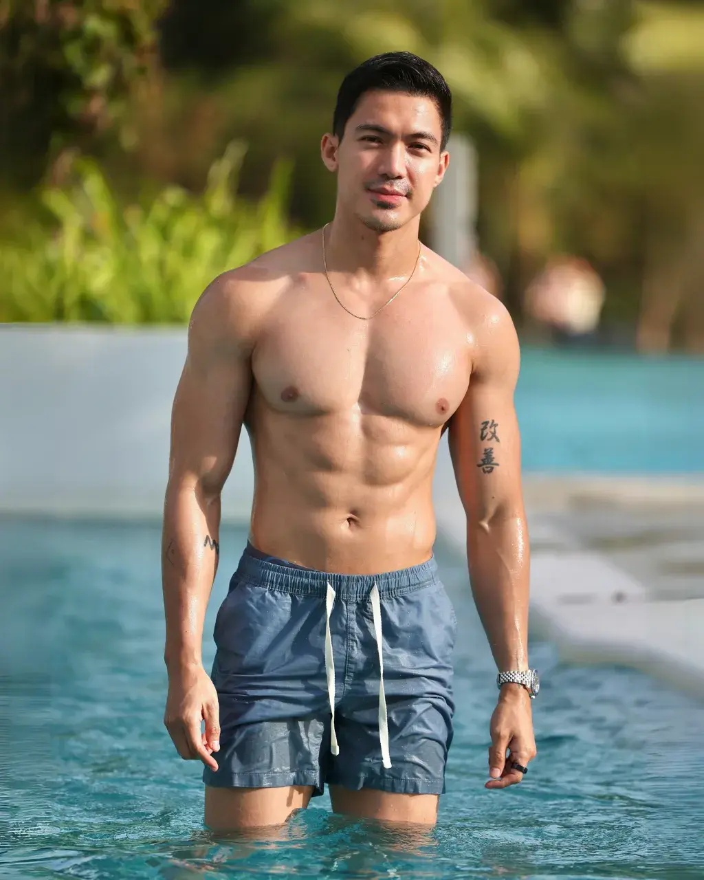 อมก่อนที่เธอจะเลีย