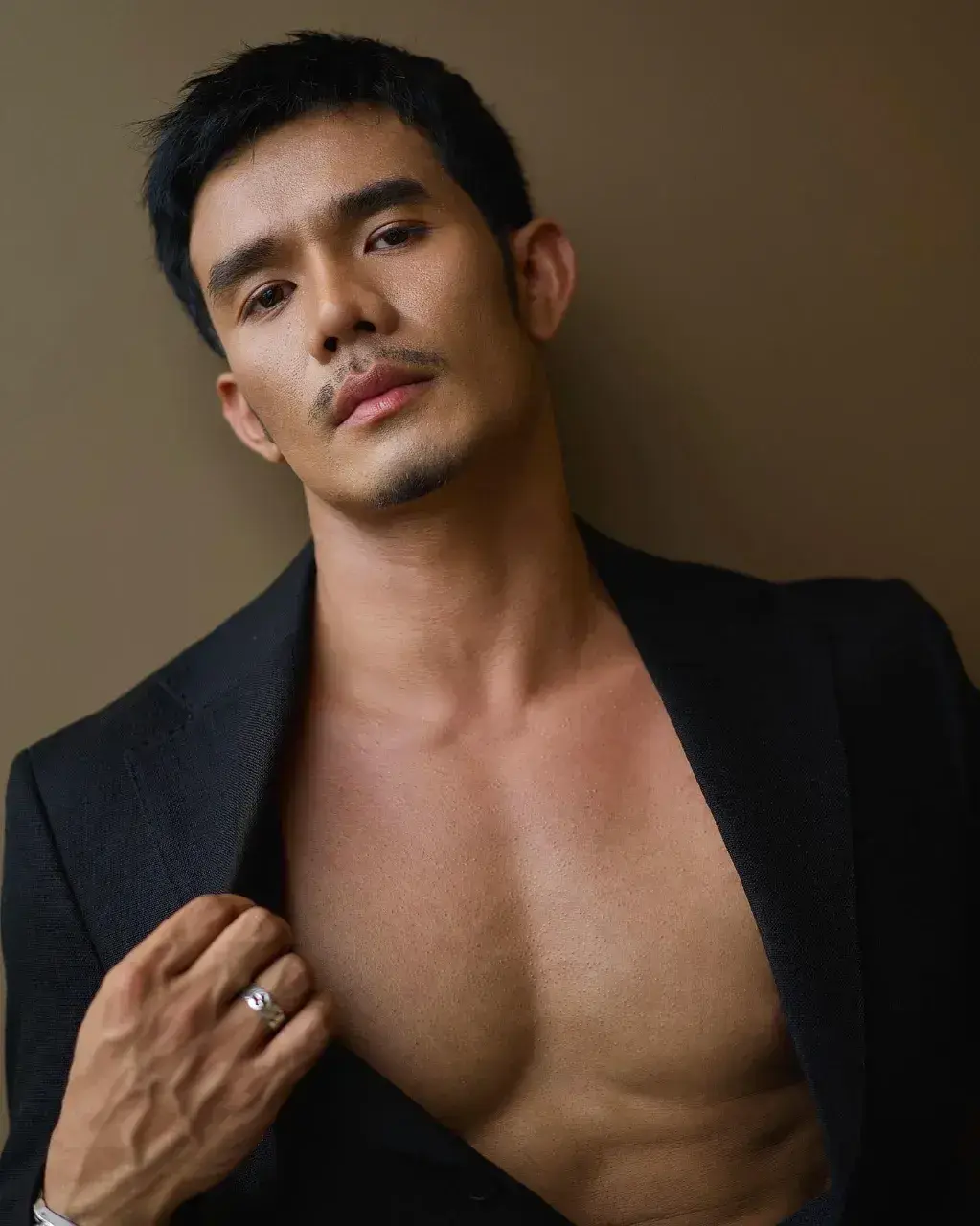 Cool GUY : Nathaphob Jongjitklang