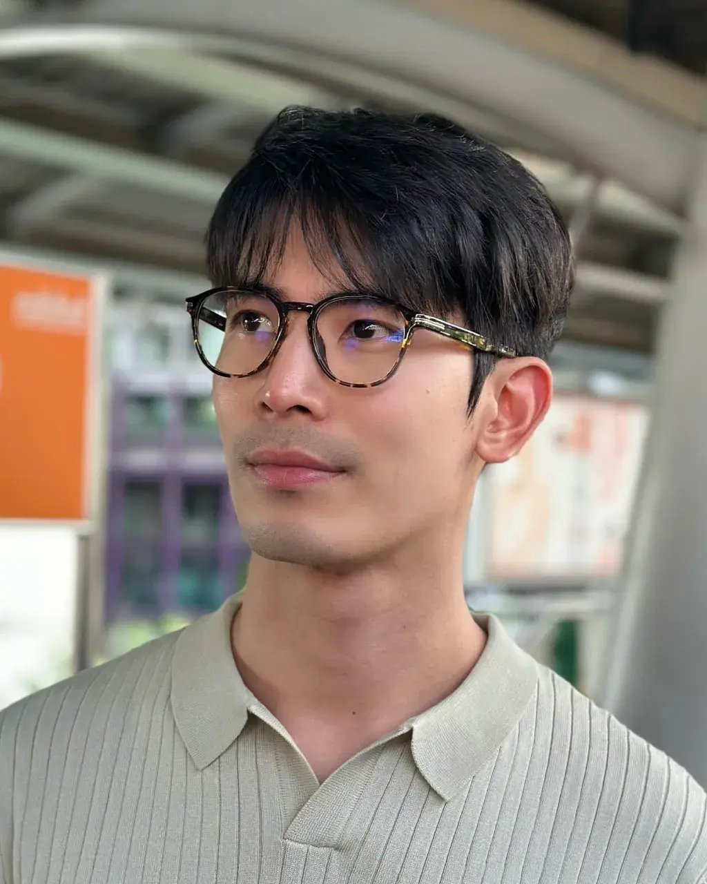 พระเอกเขาจูบกัน
