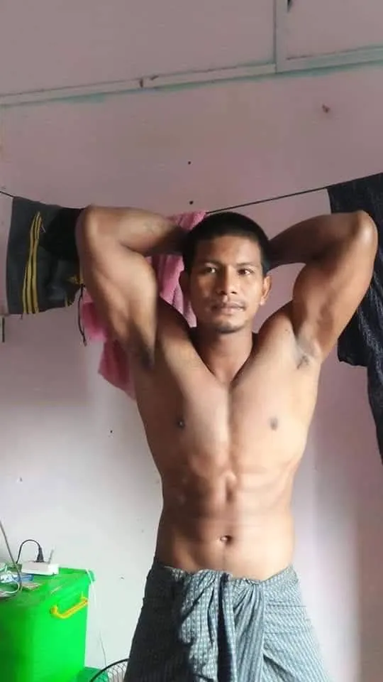 หนุ่มพม่า