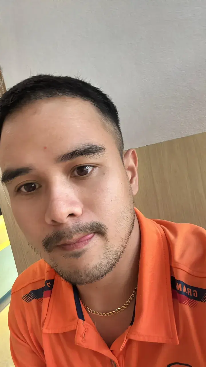 หนวดไหนใครดี