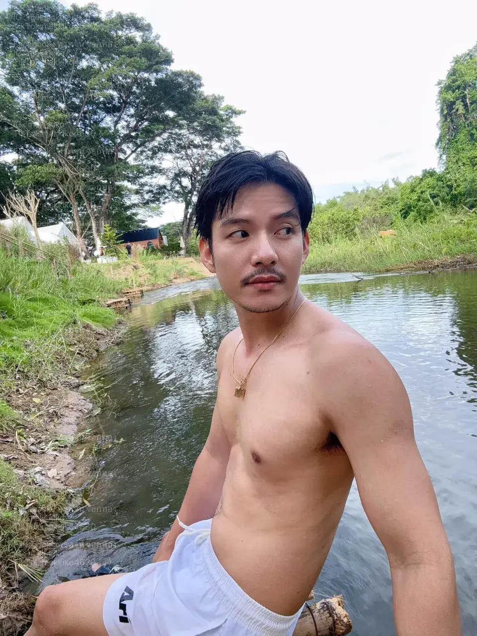 หนวดไหนใครดี