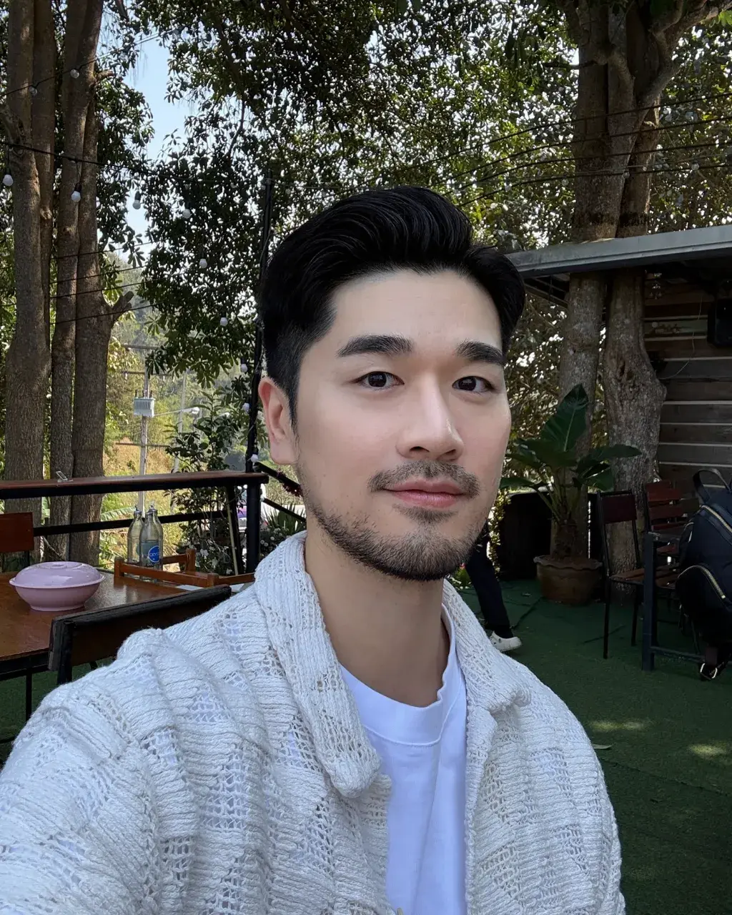 หนวดไหนใครดี