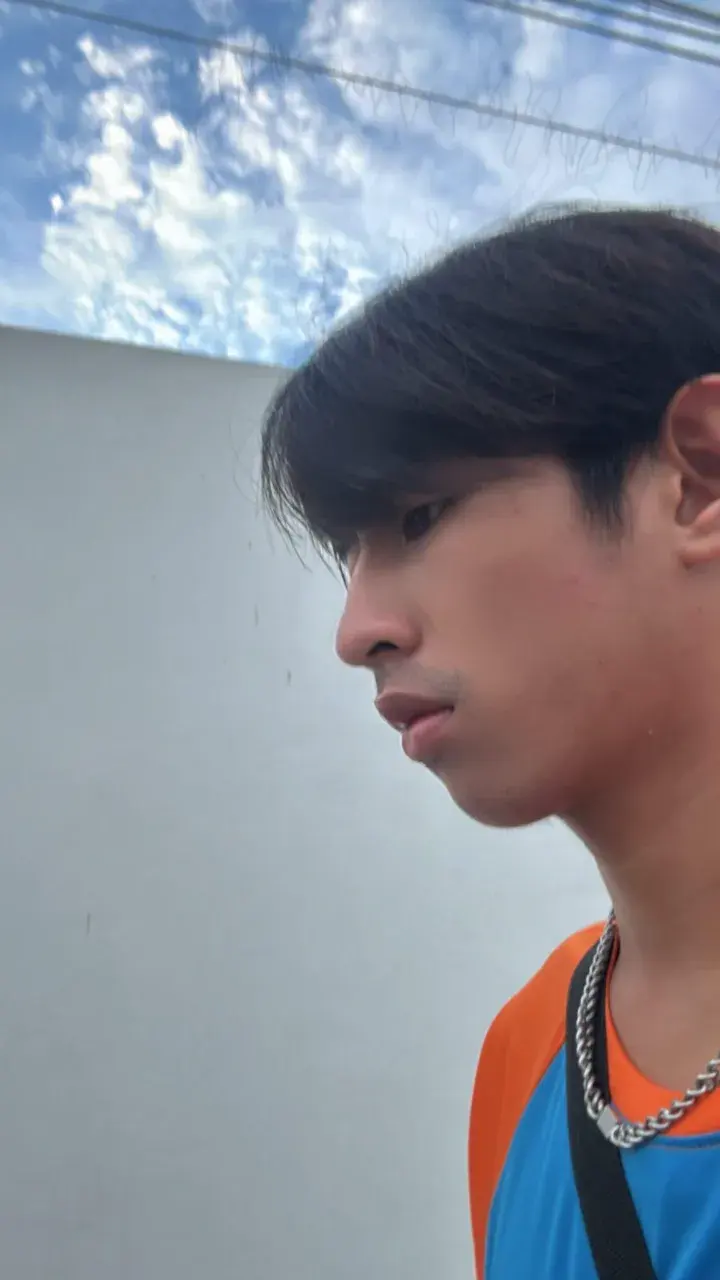 อกแน่นๆอยากซบ