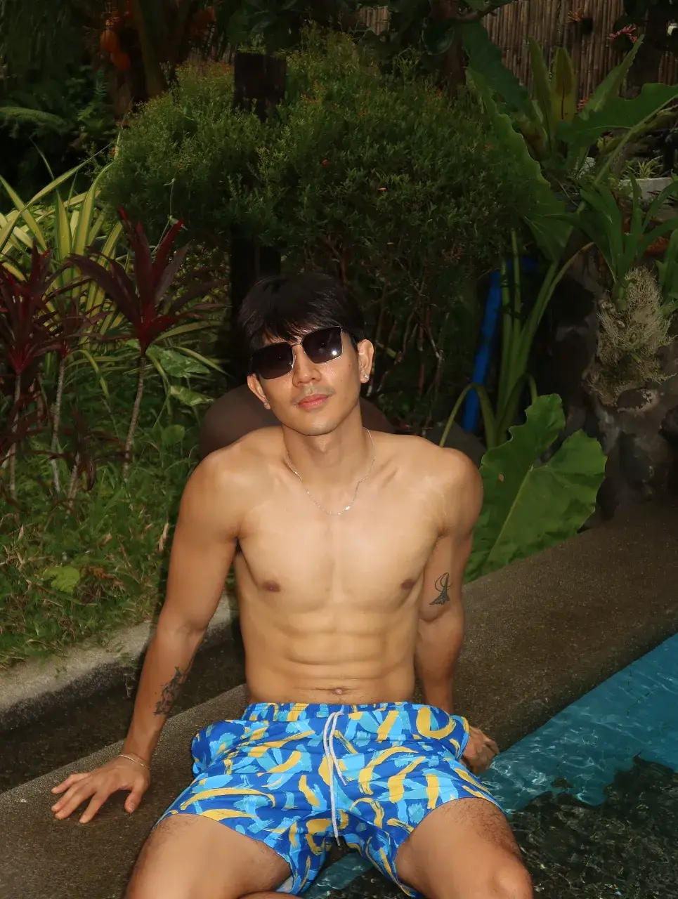 เริ่มจากเล็มขอบๆ