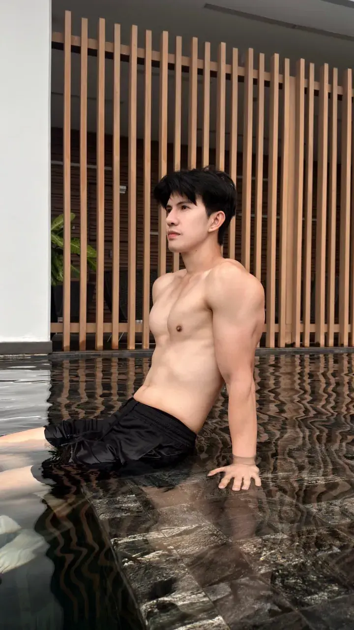 ขาวเนียนละมุนดีจังเฮียยย