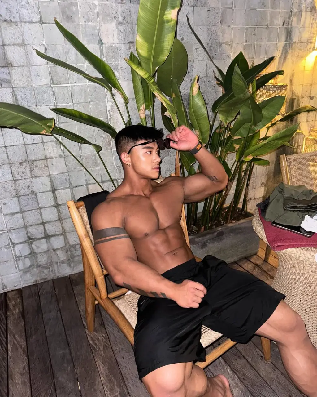 Fitness model : E V &Lambda; &Nu;
