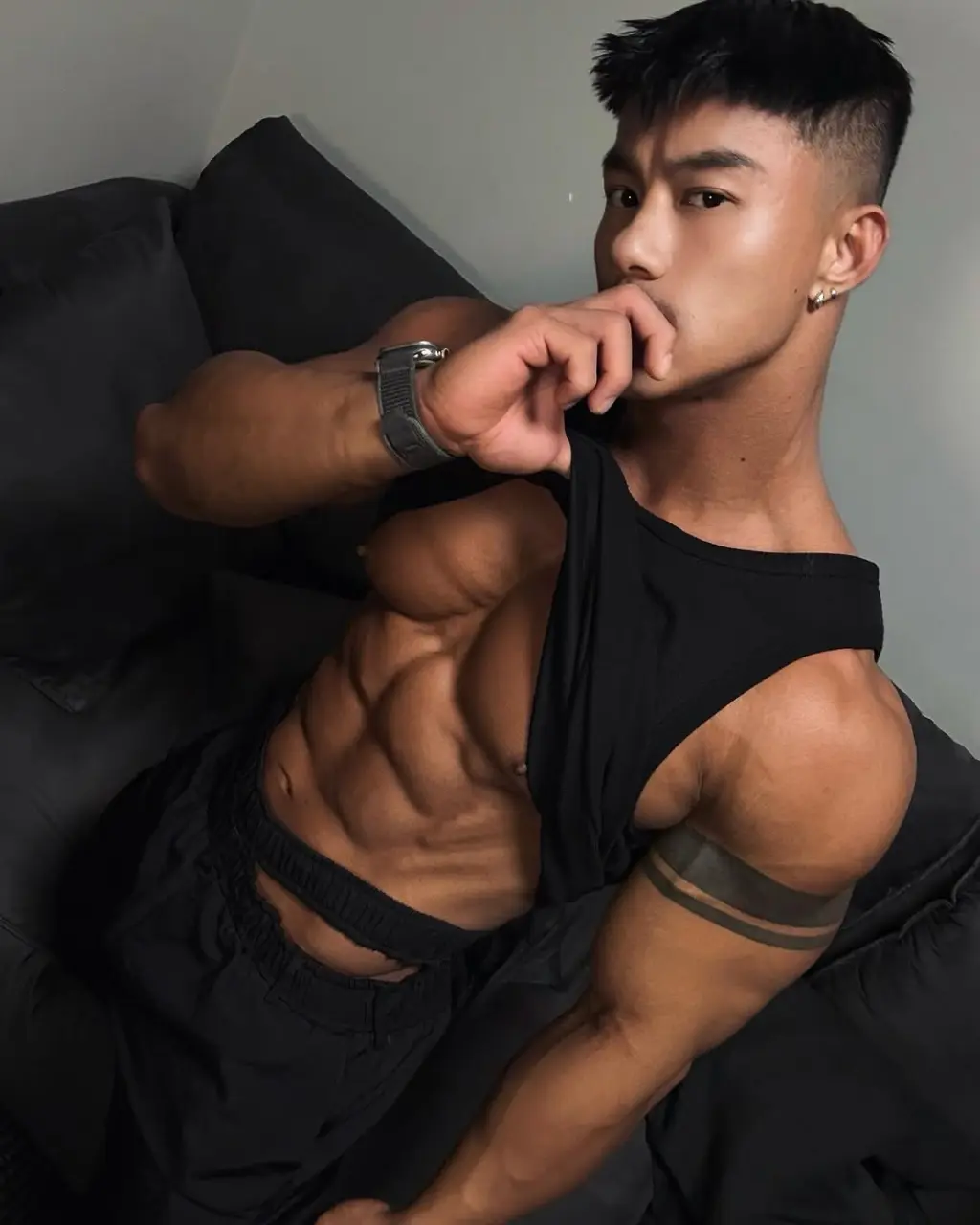Fitness model : E V &Lambda; &Nu;