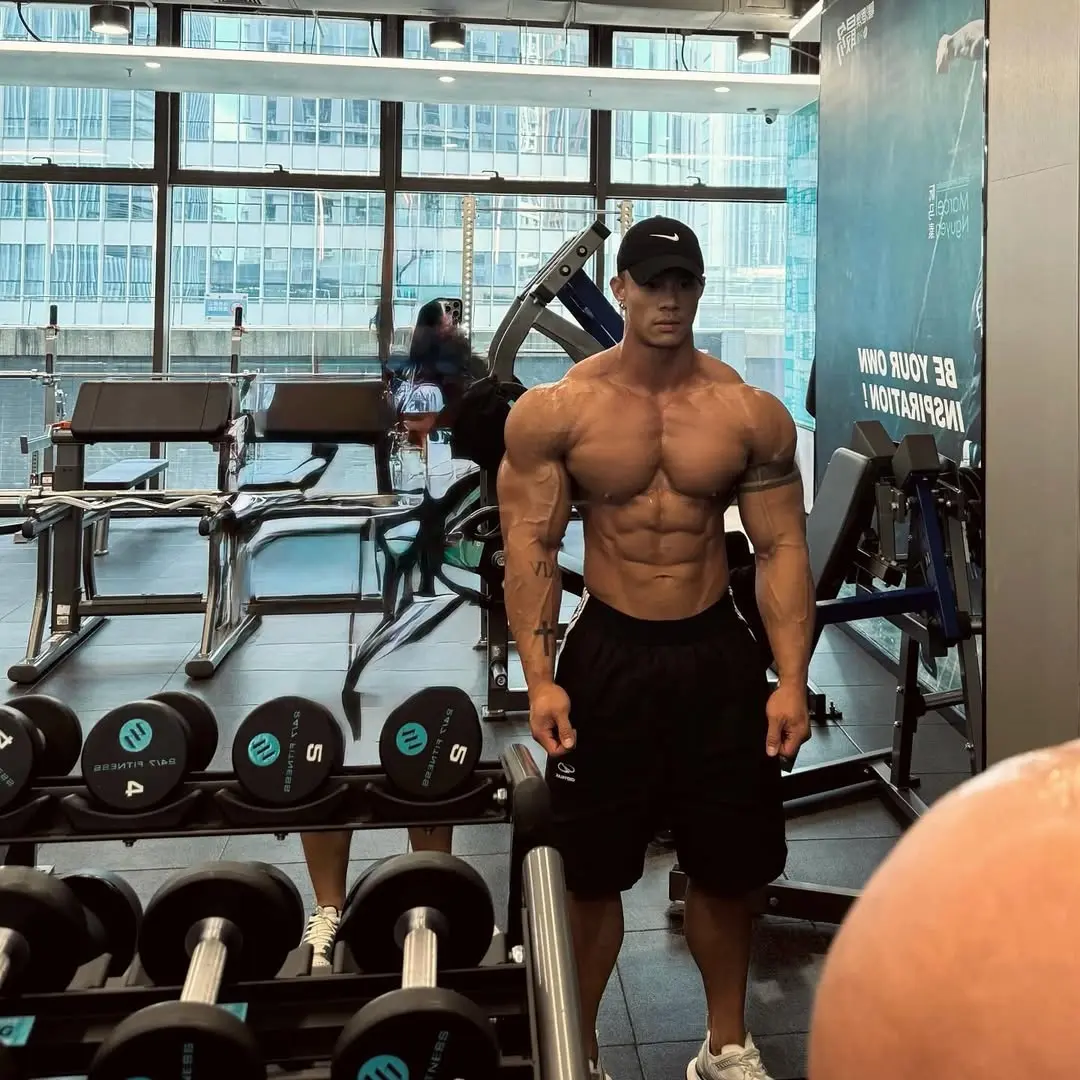 Fitness model : E V &Lambda; &Nu;