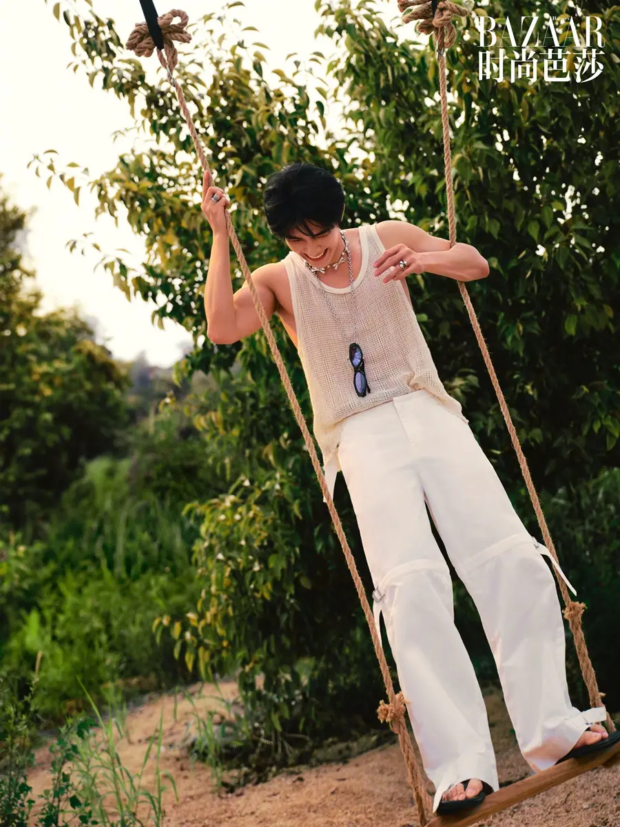 บูม รวีวิชญ์ @ Harper&rsquo;s BAZAAR China August 2025