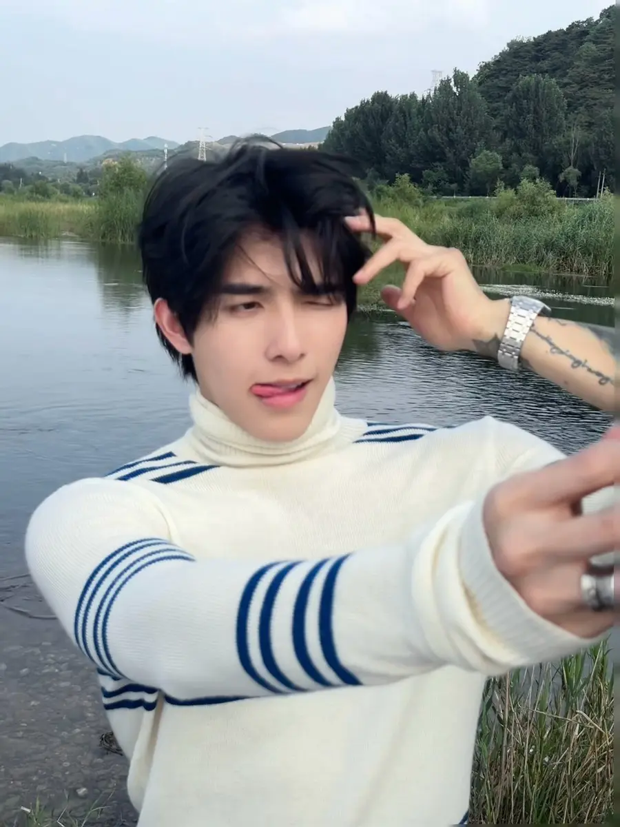 บูม รวีวิชญ์ @ Harper&rsquo;s BAZAAR China August 2025