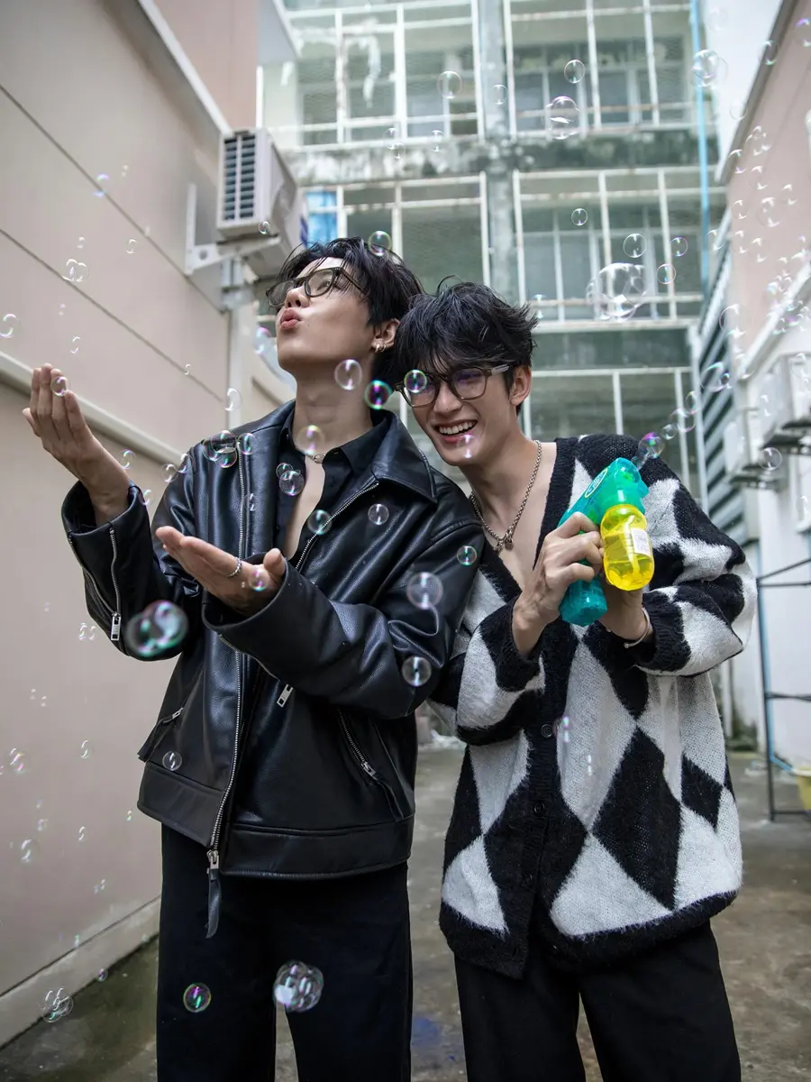 โอม-สาริศ & เฟริสท์-ฉลองรัฐ @ ManGu Magazine issue 311 September 2025