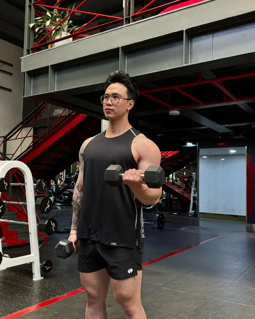 Fitness trainer & Model : Vũ ngộ