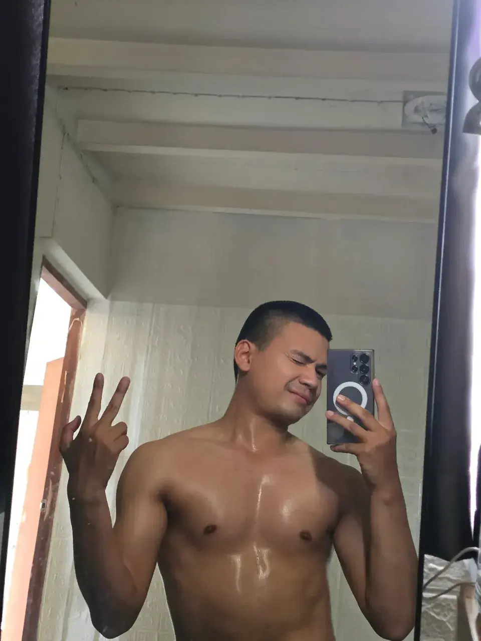 ส่องรักให้เสียเหงื่อ