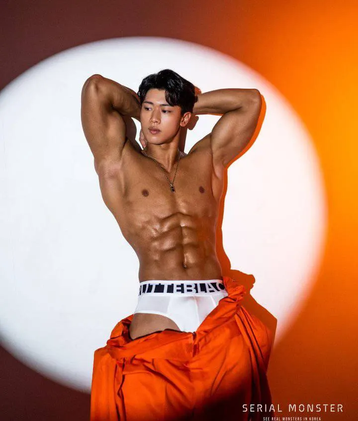 หนุ่มเกาหลีงานดี มีวาร์ป ( IG : yum_physique )